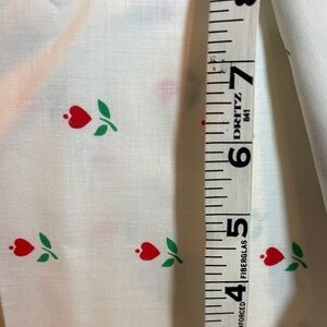 Vintage cotton heart Floral fabric with white background 220 x 46 b7